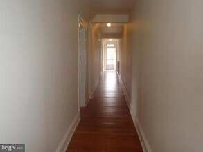 Building Photo - 192 N Lansdowne Ave