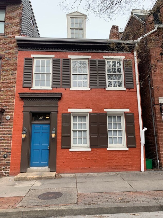 Foto principal - Available Now! 1st Floor 1 Bedroom-Downtow...