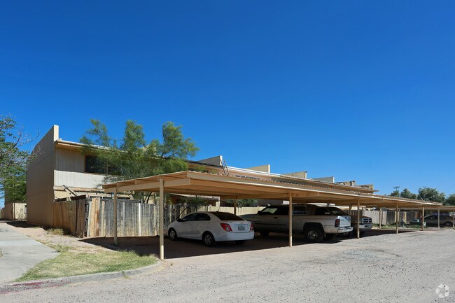 Building Photo - DelMoral Villas