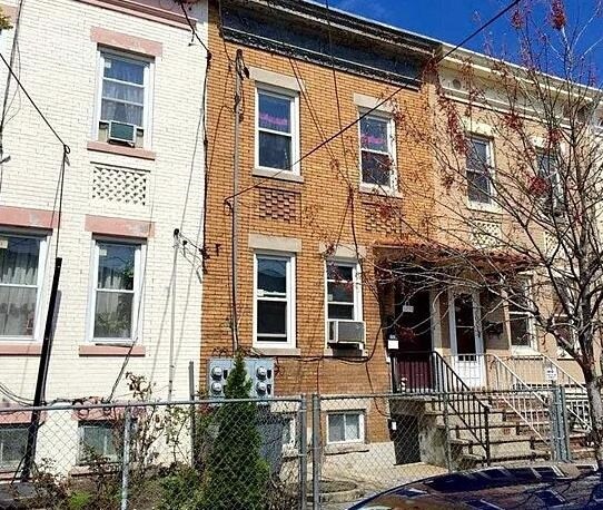 Primary Photo - 6039 Palisade Ave