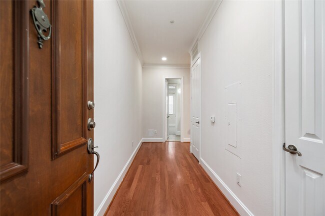 Foto del edificio - 7134 Mapleridge St