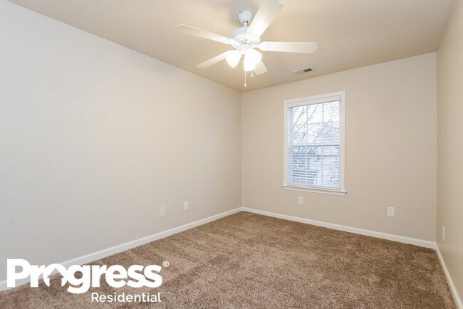 Building Photo - 203 Highland Falls Dr
