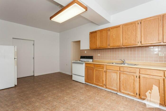 Foto principal - 2314 N Kedzie Blvd