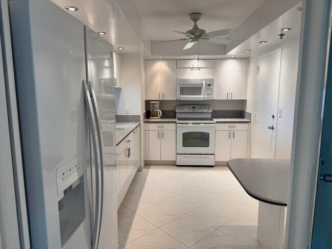 Foto del edificio - 4750 S Ocean Blvd