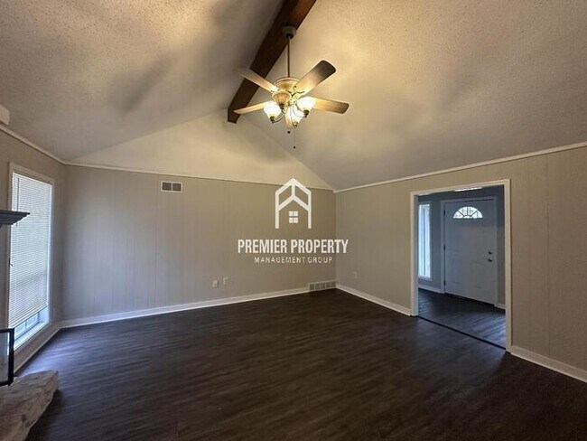 Foto del edificio - 6285 Skyview Cir