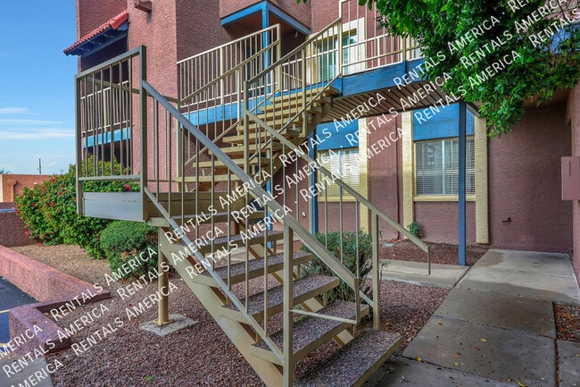 Foto del edificio - 16602 N 25th St