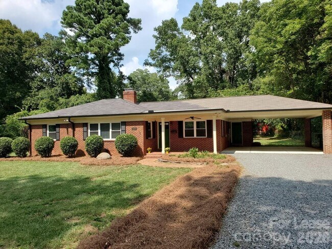 Building Photo - 4419 Castleton Rd