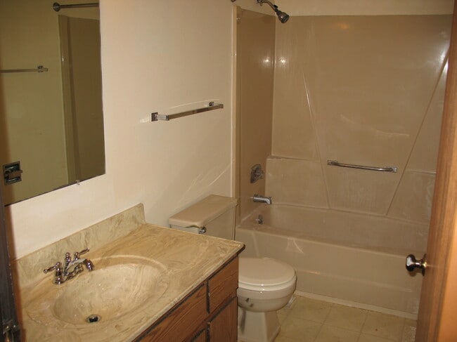 Building Photo - 1415 N Rankin St