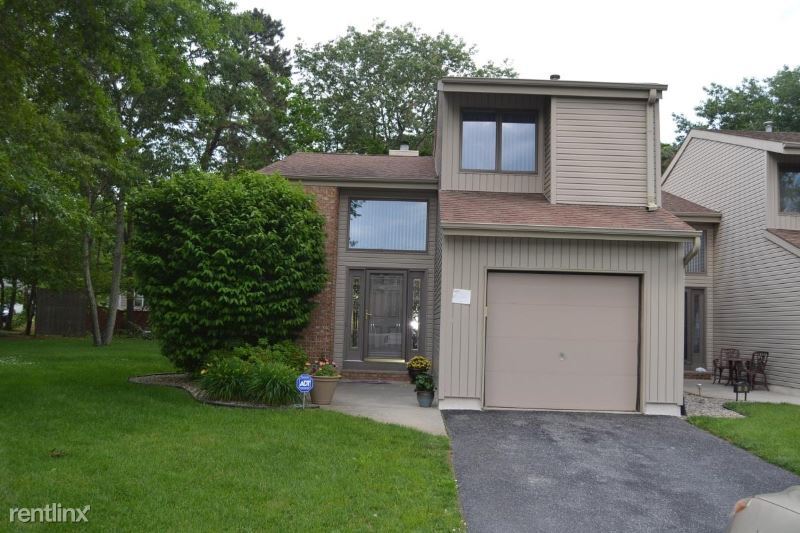 Primary Photo - 2 br, 2.5 bath Townhome - 41 White Swan Way