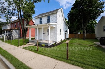 Building Photo - 210 W Buck St