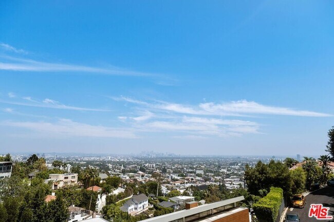 Foto del edificio - 8417 HAROLD Way