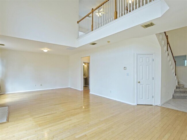 Foto del edificio - 9019 Mountain Mist Ln