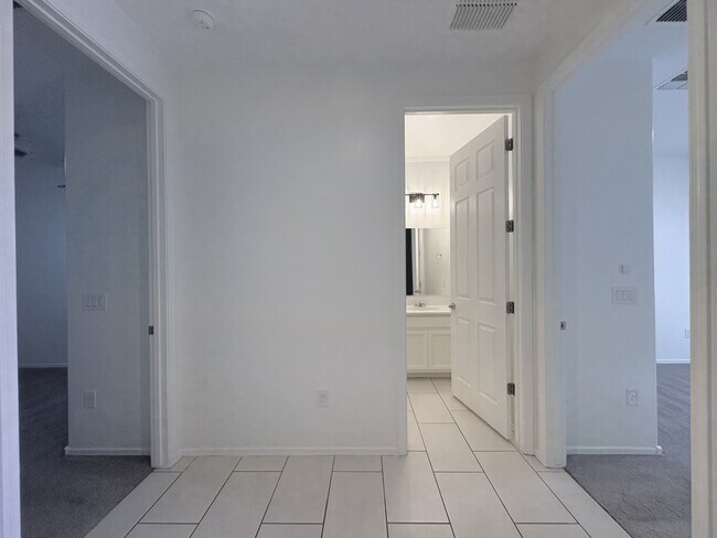 Foto del edificio - 7214 S Via Tierra Mesa