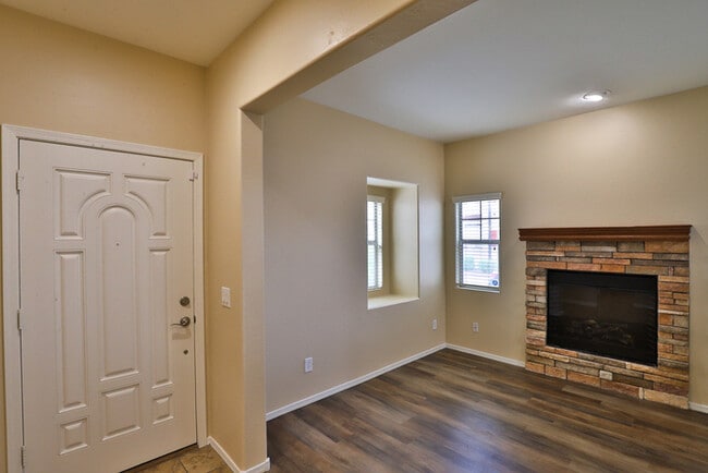 Building Photo - 501 N Citrus Ln