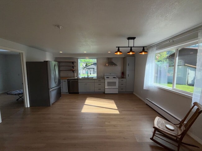 Building Photo - Charming 2 Bed / 1 Bath Home in Index – Newly Refurbished!