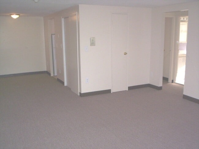 Building Photo - 332 Copeland St