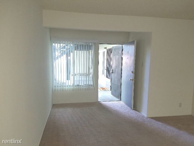 Foto del edificio - 3529 E 3rd St