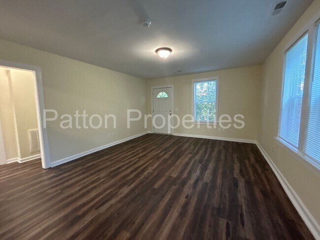 Foto del edificio - Five Points Home