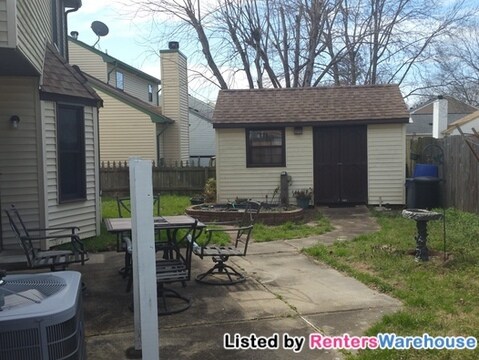Foto del edificio - 4945 Cliffony Dr
