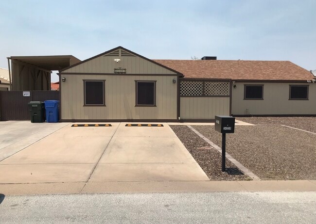 Building Photo - 14210 N 45th Dr