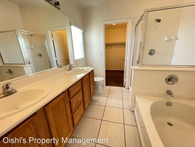 Foto del edificio - 4 br, 3 bath House - 633 Claxton Ave