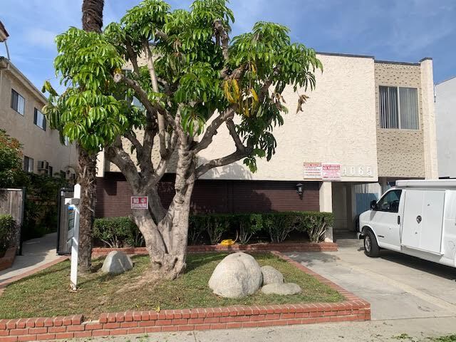 Building Photo - 4065 McLaughlin Ave
