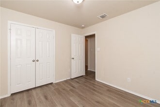 Building Photo - 5304 Waterbank Ln