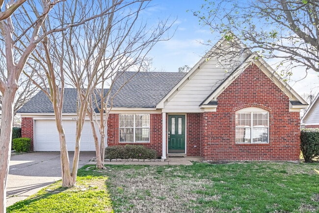 Building Photo - 6392 Manchester St