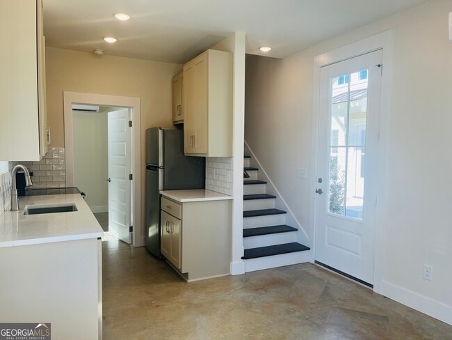 Building Photo - 103 Gardenia Ln