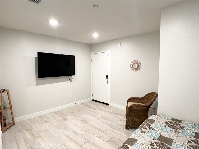 Building Photo - 1519 Doheny Way