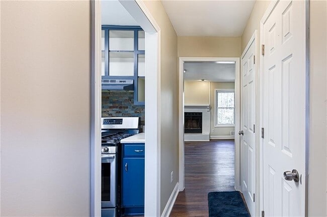 Building Photo - 6080 Stone Wood Dr NW