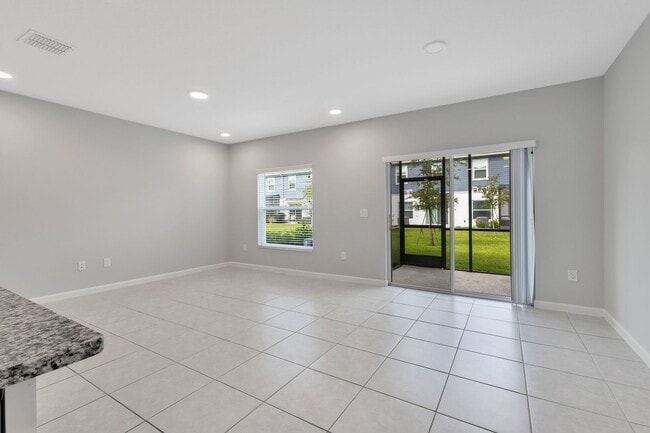 Building Photo - 3 Bedroom 2.5 Bath Townhouse in Eden at Cr...
