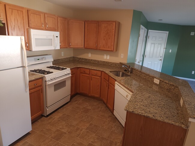 Building Photo - 2026 Windsong Dr