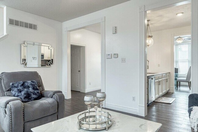Foto del edificio - 3589 S New Town Ave