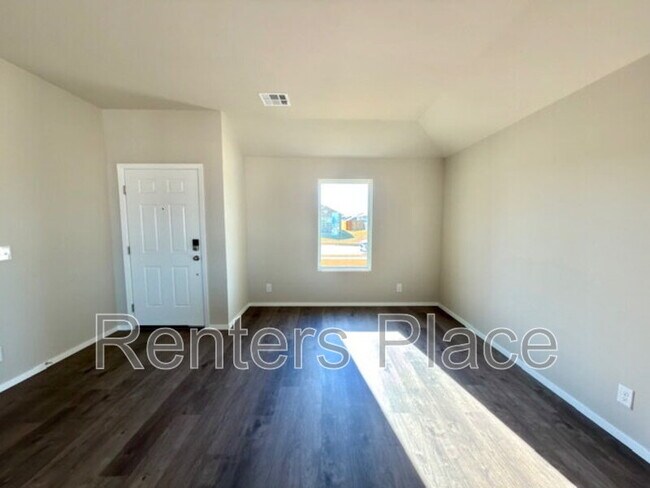 Building Photo - 1006 W Lawton Rd