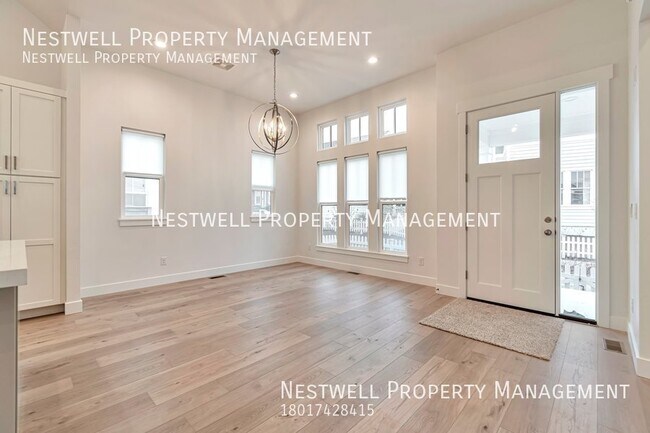 Building Photo - Gorgeous 6-bed Lake Front Home in Daybreak