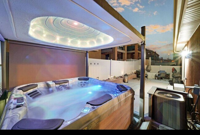 Foto del edificio - Northgate Fully Furnished 3 Bed with Hot Tub near AFA