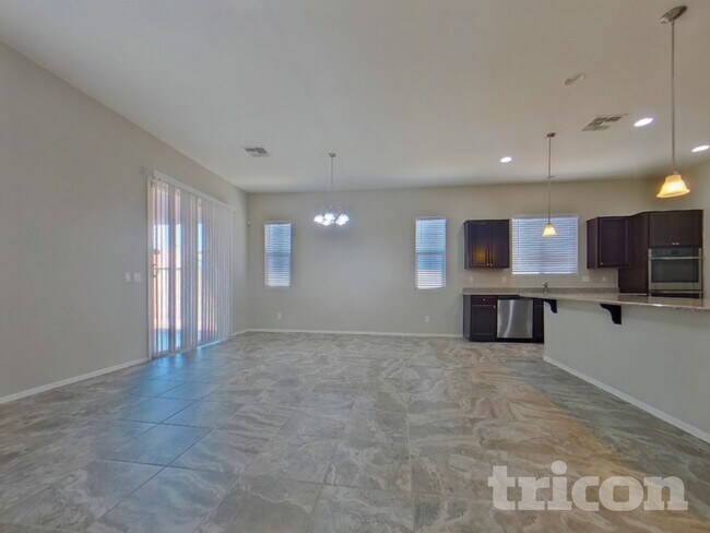Foto del edificio - 15744 W Pierce St