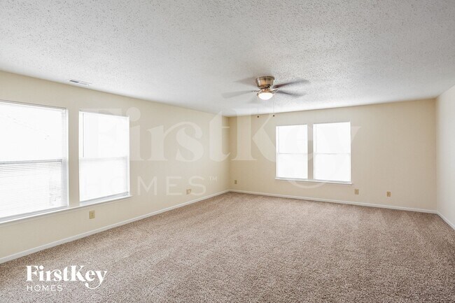 Foto del edificio - 1079 King Maple Dr