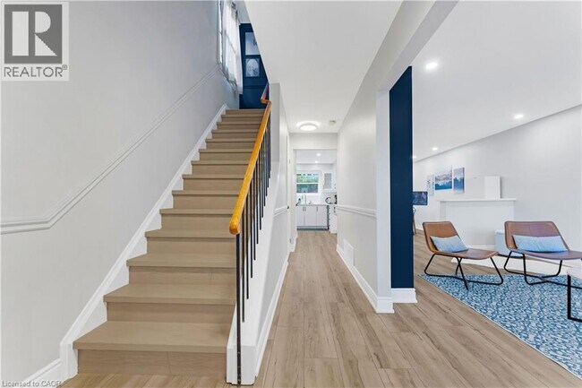 Photo du bâtiment - 2258 Manchester Dr