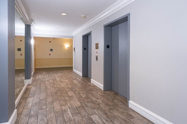 Photo - 1 BR 1 BA Condo in Reston