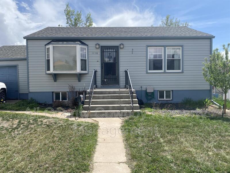 Primary Photo - 1116 E Harney St