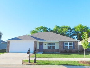 Building Photo - 1142 S Gentle Valley Dr