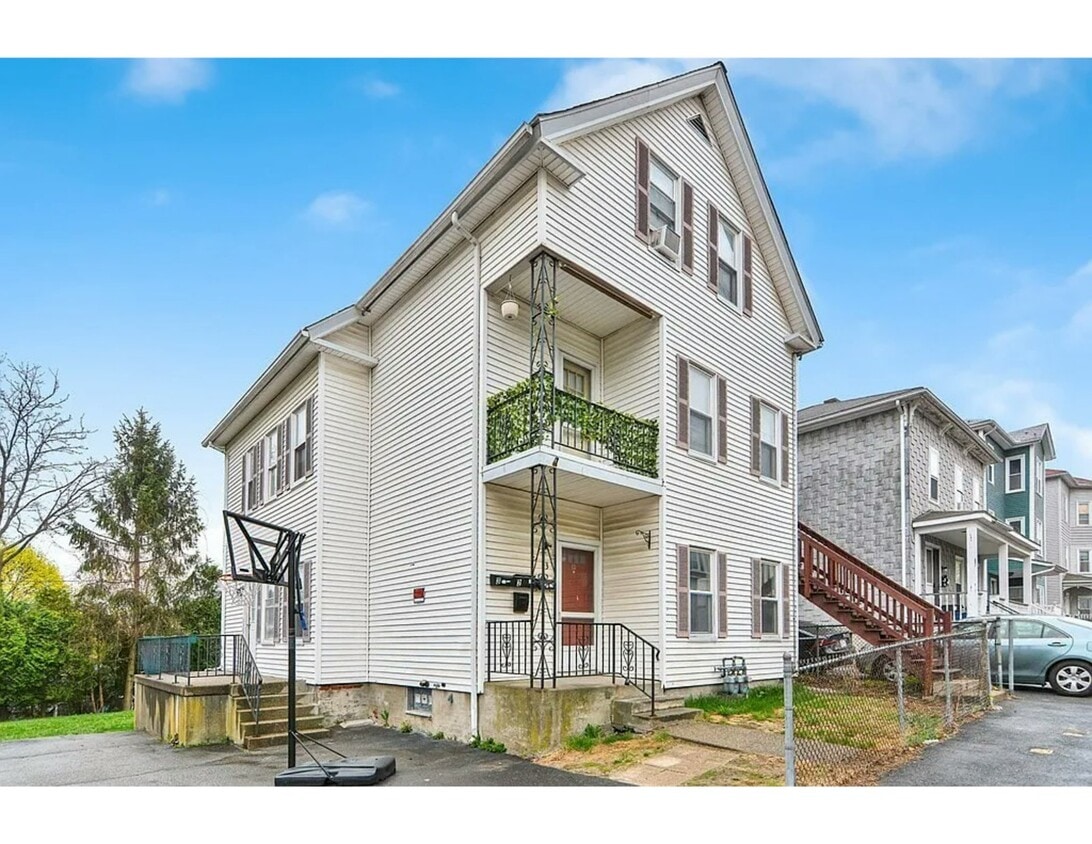 Primary Photo - 13 Esther Street, Unit 1 (first floor)