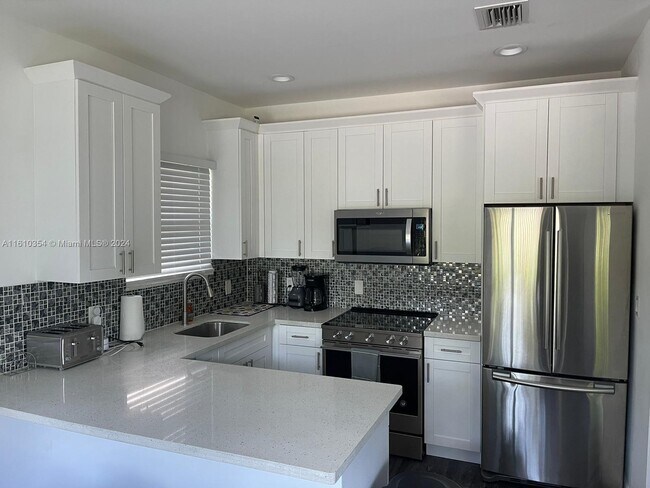 Foto del edificio - 4034 NW 23rd Ave