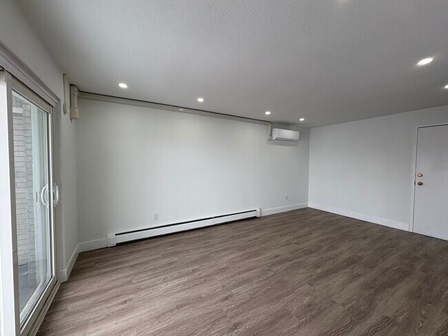 Photo du bâtiment - 11-107 Chandler Dr