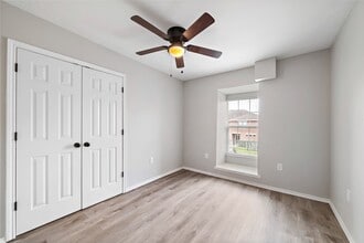 Building Photo - 9711 Linkmeadow Ln