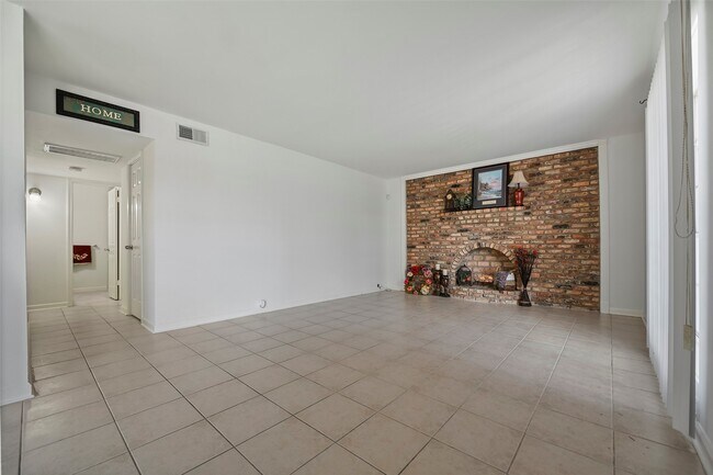 Foto del edificio - 7510 Shadyvilla Ln