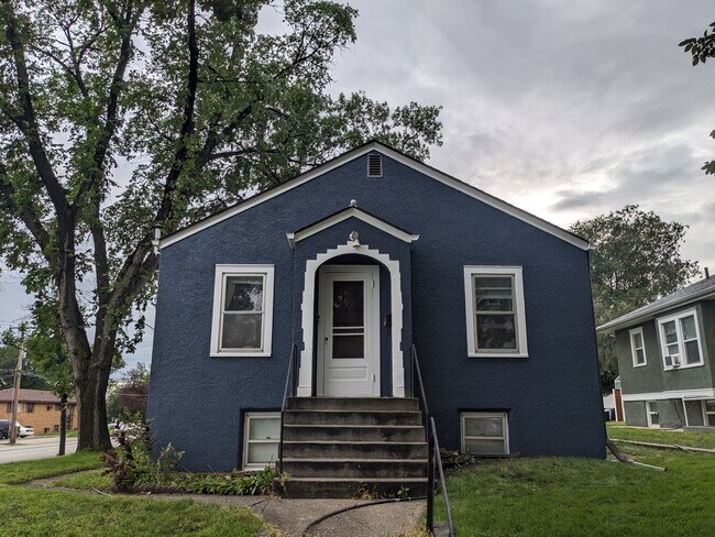 Building Photo - 402 N 14th St