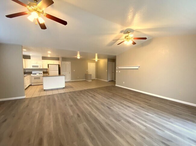 Building Photo - 2966 Bea Dr